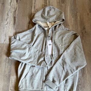 ALO Yoga Men’s Light Gray Full-Zip Hoodie